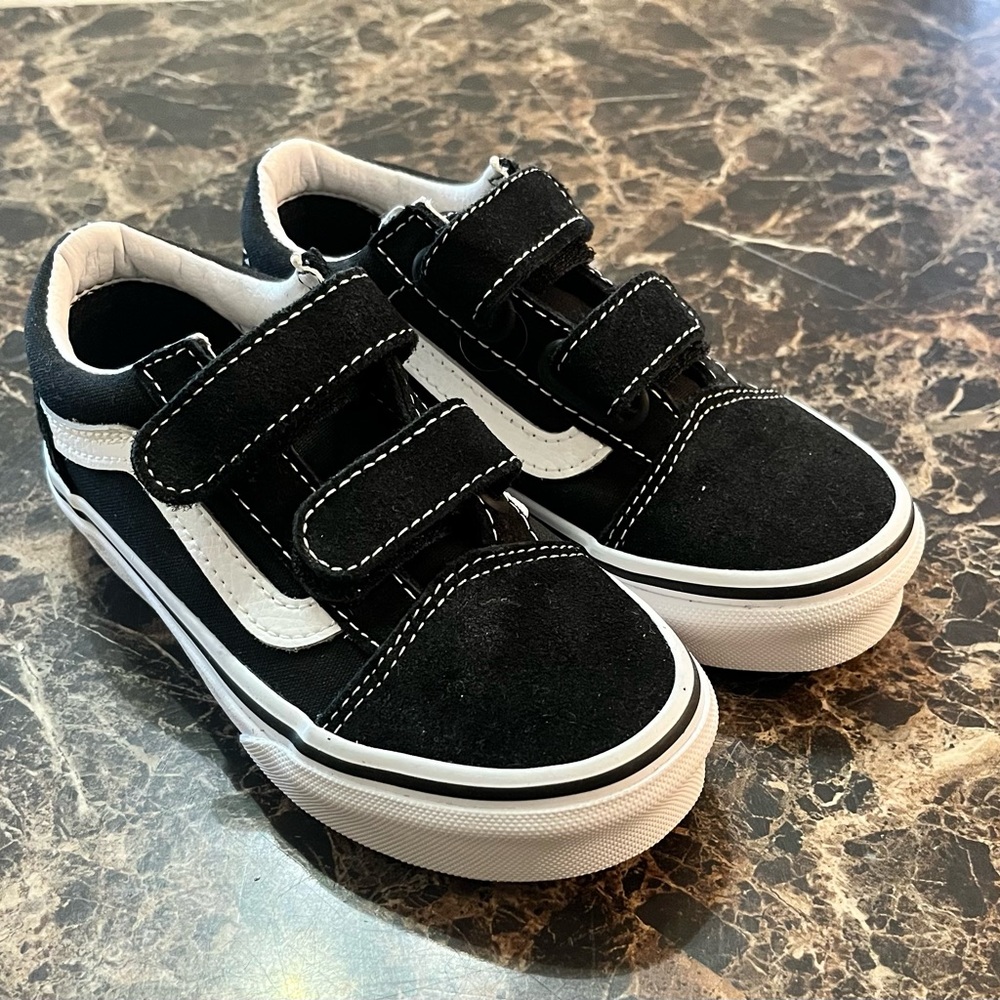VANS Kids Black Velcro Sneakers *NEW